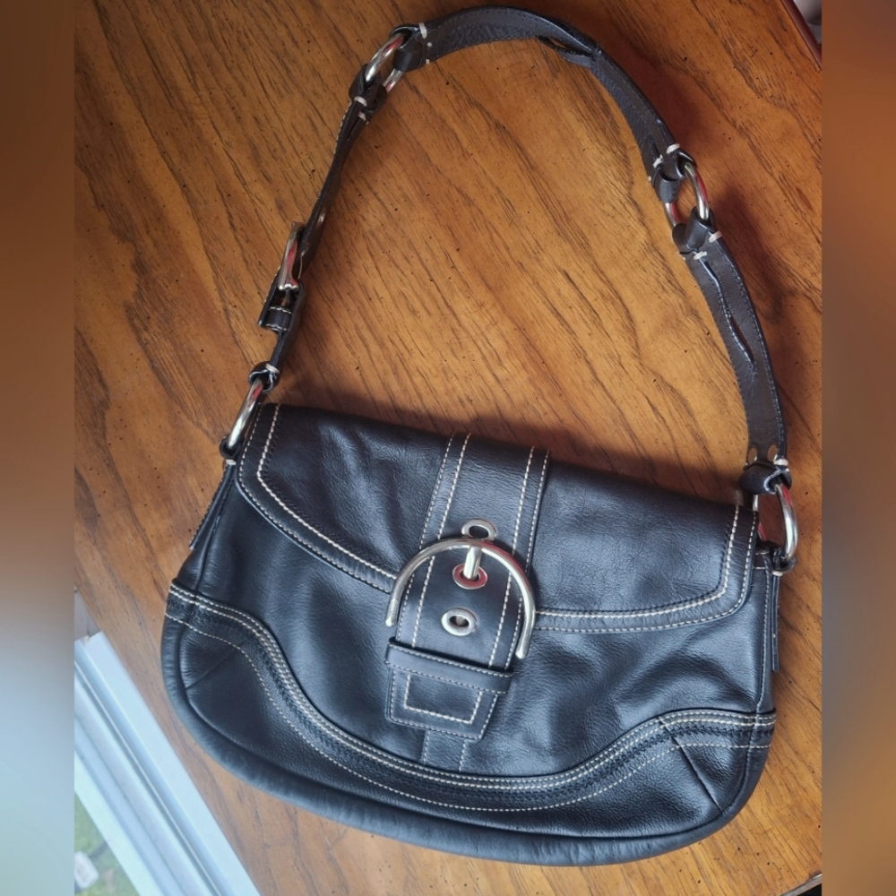 Vintage 2006 Coach Boho Soho Black 100% Leather Shoulder Bag Buckle Flap Rare